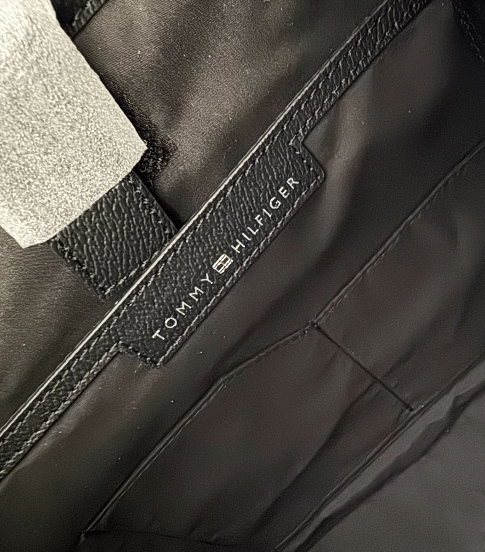 Authentieke nieuwe zwarte Tommy Hilfiger Th Monogram laptops tas – photo 7